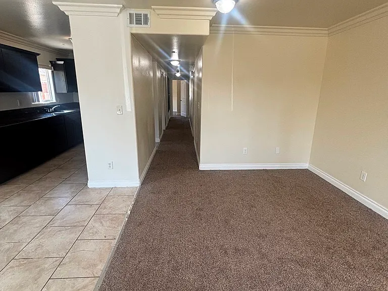 4523 S Arlington Ave — Photo 2