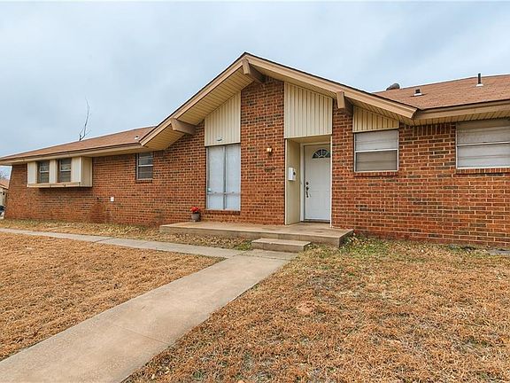 3rd image of 701 N Anita Dr