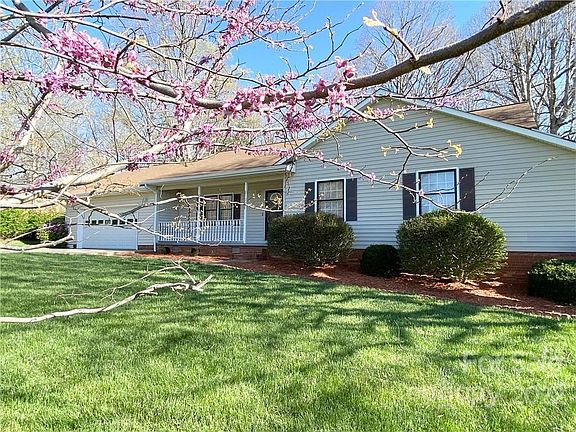 3rd image of 106 Shannon Dr