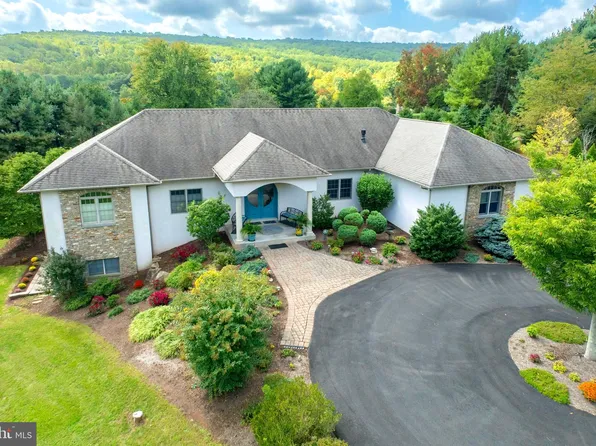 1720 Saint Peters Rd, Pottstown, PA 19465