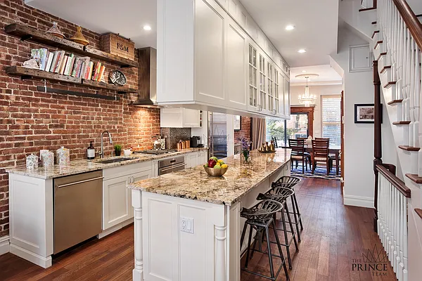 Sold by Compass | media 2