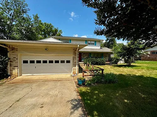 7608 Peacock Dr SW Photo 1