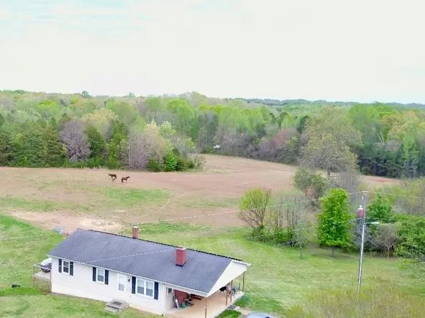 128 Falcon Ln, Mocksville, NC 27028