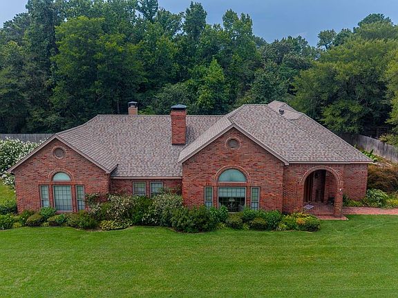 3rd image of 209 Morningside Dr