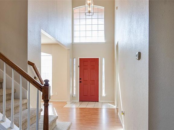 2nd image of 1109 Noblewood Dr