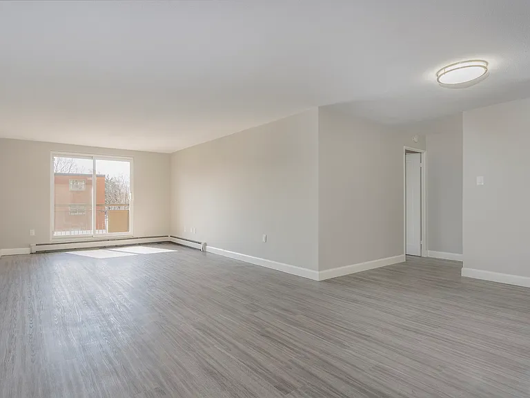 325 Willowdale Cres — Photo 15