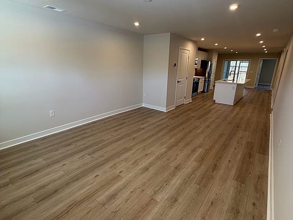 2nd image of 1309 Pleasant View Dr #E