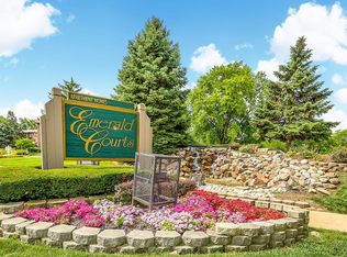 2520 Crystal Ct APT 105, Woodridge, IL 60517