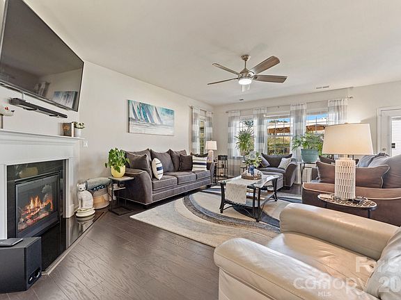 5th image of 138 Dubois Dr