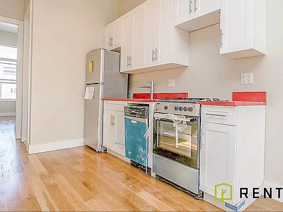 2nd image of 250 Melrose St #1M