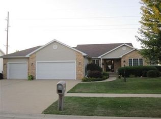 910 Tremont St, Bourbonnais, IL 60914