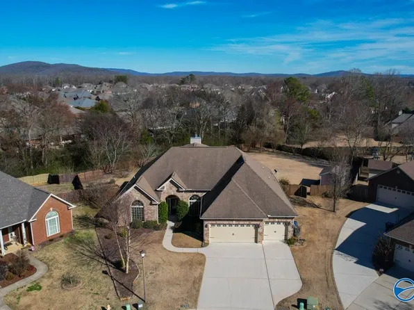 4606 Garden Moss Dr SE, Owens Cross Roads, AL 35763