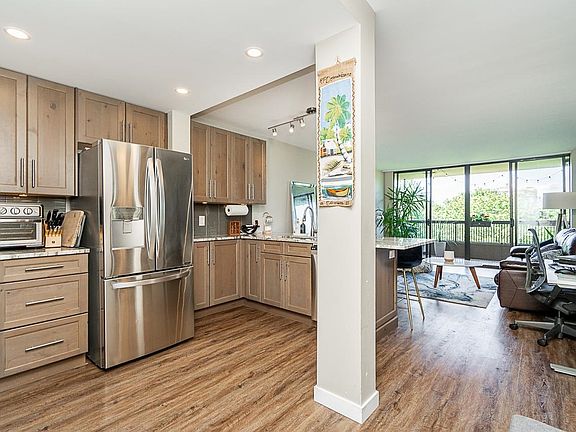 3rd image of 2041 Bellwood Ave #1203