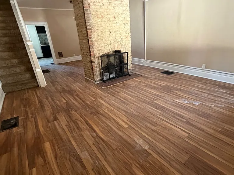 449 Ella St — Photo 2