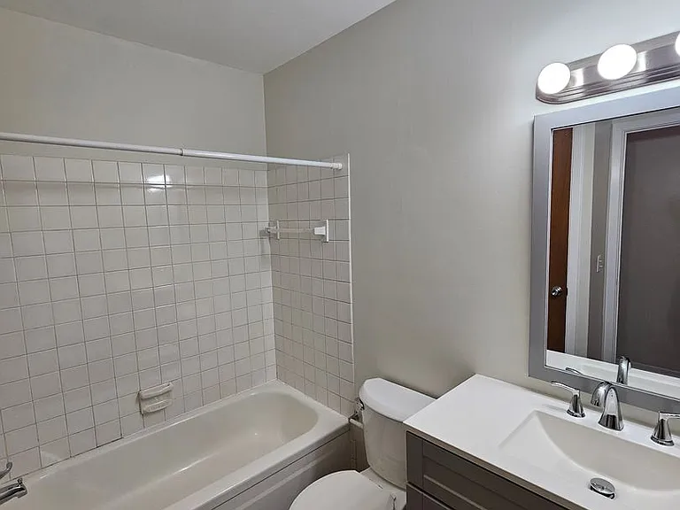 71-127 E Sprague Rd — Photo 11