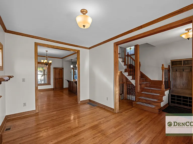 649 S Lincoln St — Photo 4