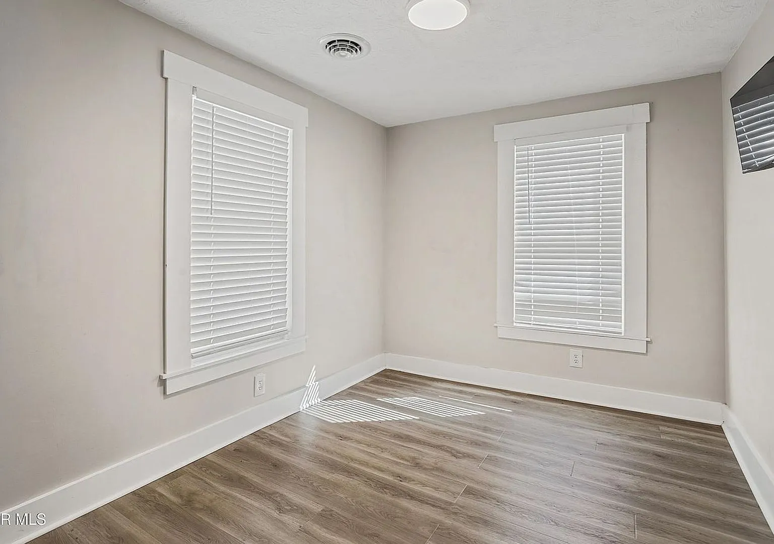 Single Family House — Photo 3