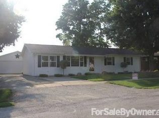 605 West St, Mahomet, IL 61853