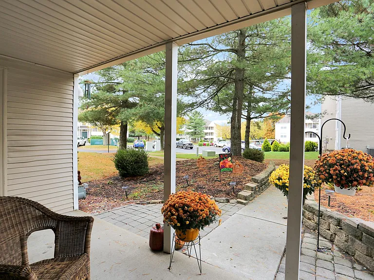 Country Walk Apartments — Photo 20