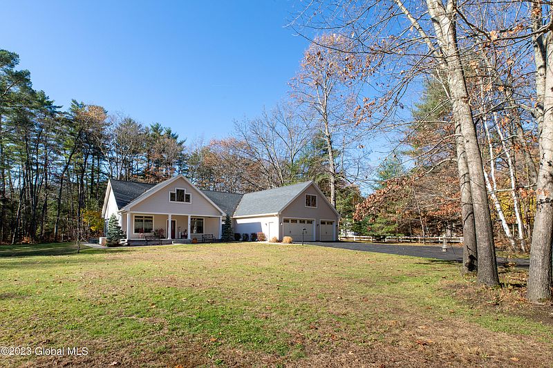 2nd image of 12 Caldwell Brook Terrace