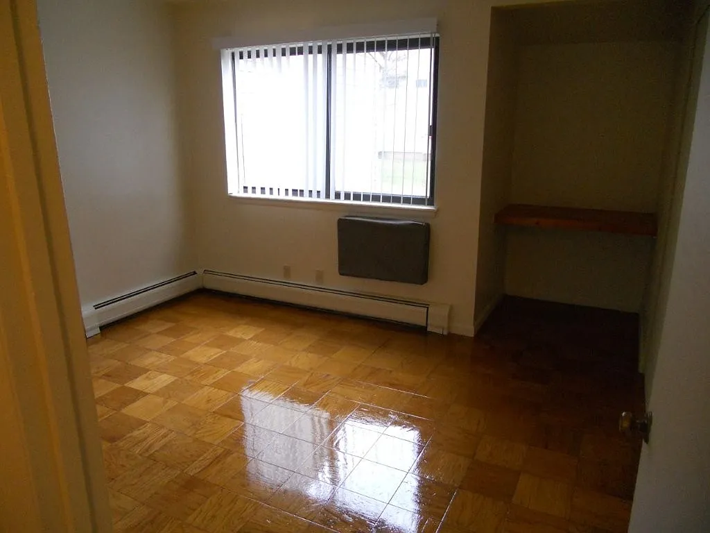 Village Park Apartments — Photo 3