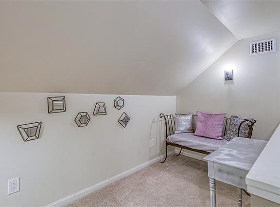 5th image of 5320 W 51st St