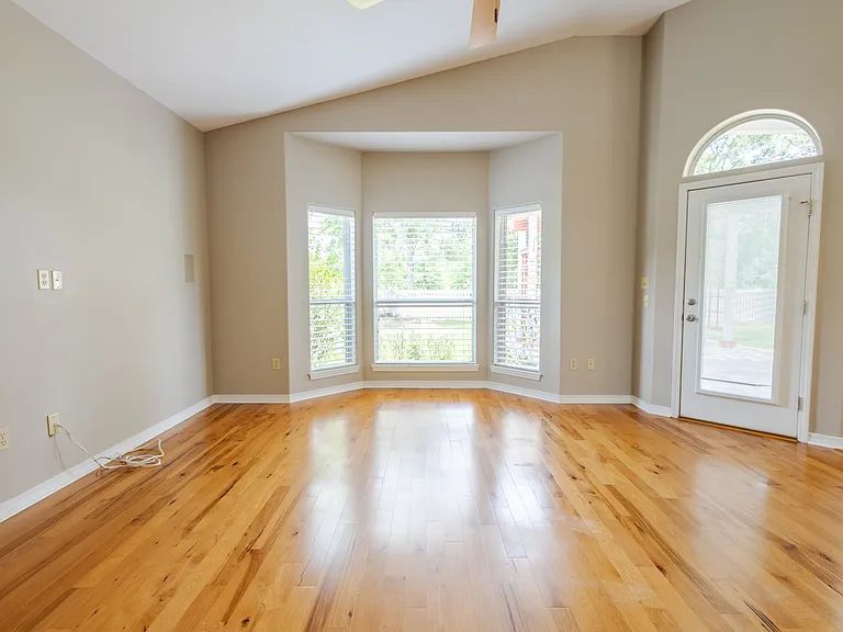 5805 Dunbar Cir — Photo 10