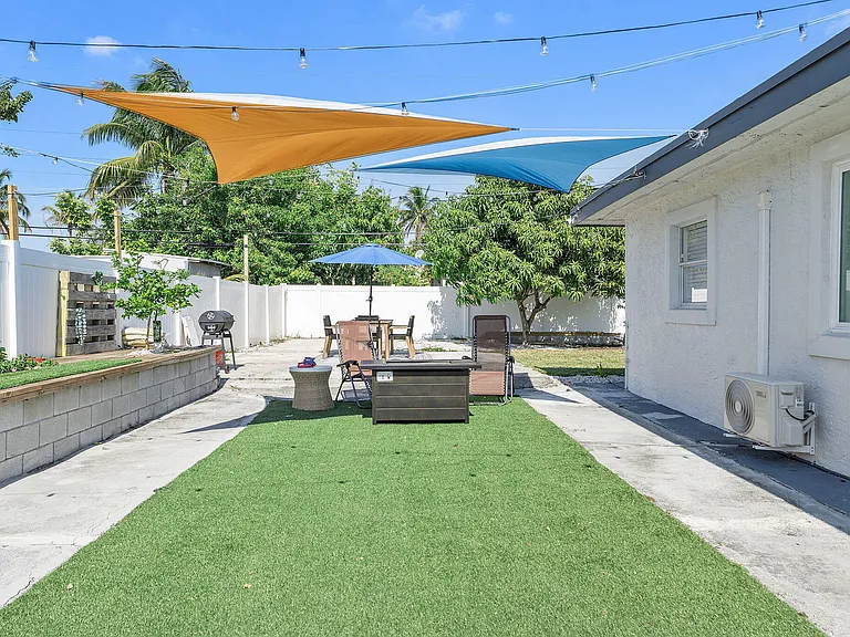 2629 SW 6th Ct — Photo 27