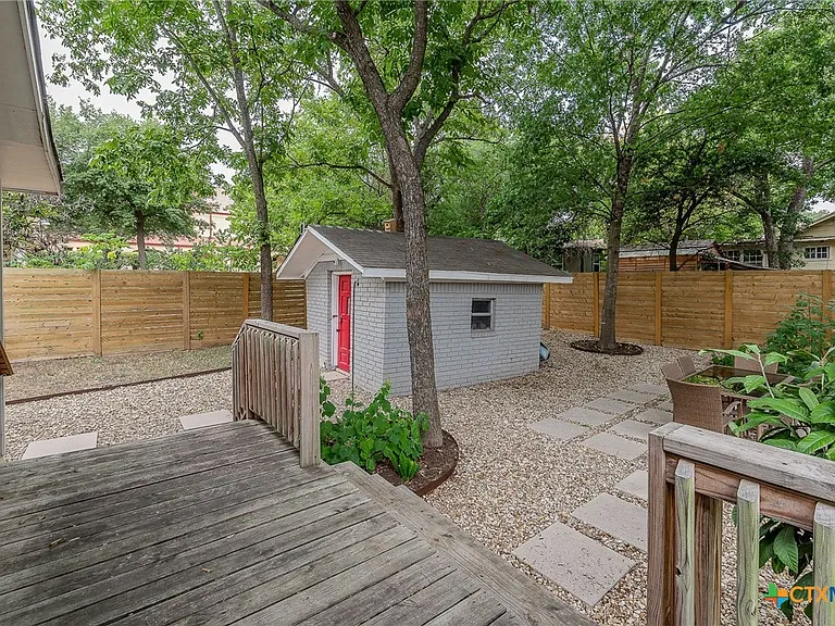 2404 Oak Crest Ave — Photo 25