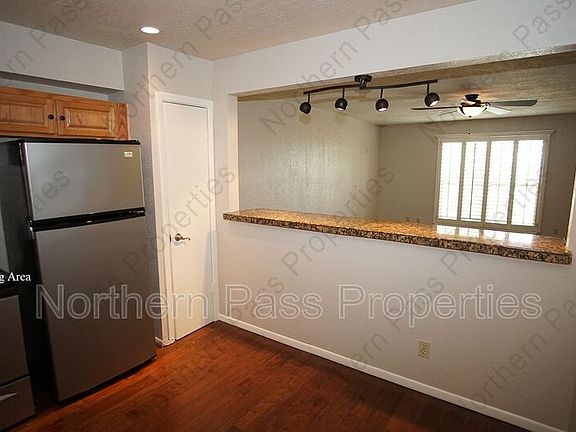 4th image of 4433 N Stanton St APT 212