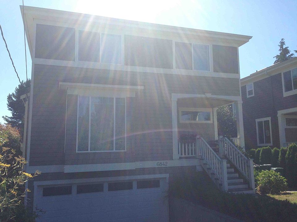 2nd image of 6842 Ravenna Ave NE