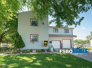 110 N 6th St, Eldridge, IA 52748