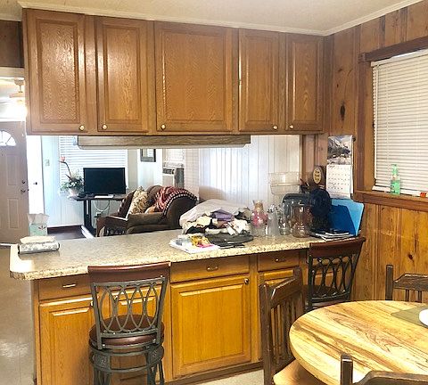 4th image of 308 Holiday Dr