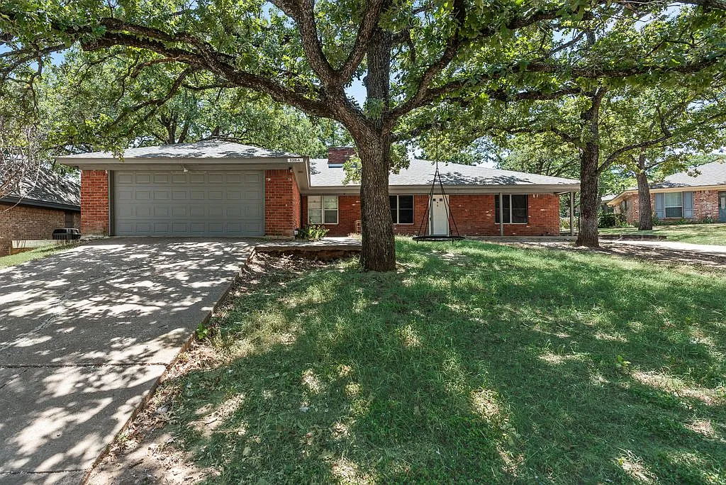 2 bed, 1215 sqft, $1,750 — Photo 2