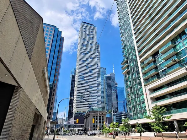 88 Harbour St Unit 6110, Toronto, ON M5J 0C3