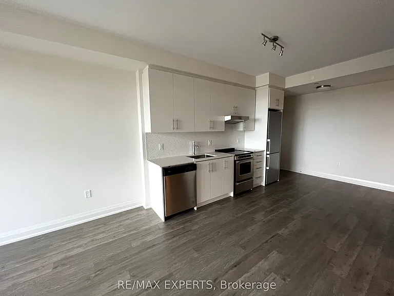 212 King William St #602 — Photo 2