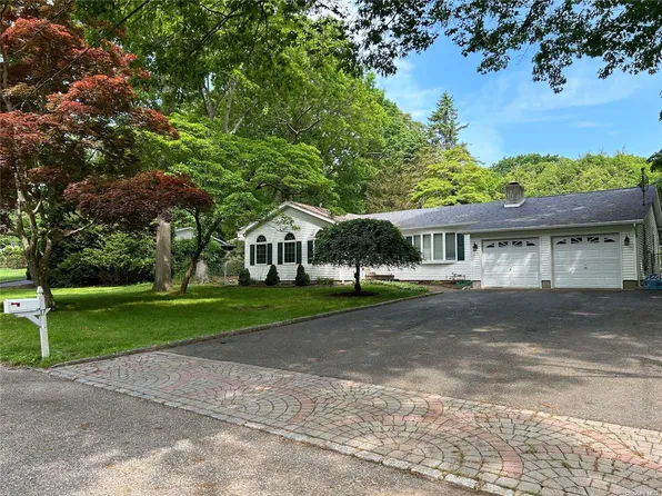 17 Mary Street, Miller Place, NY 11764