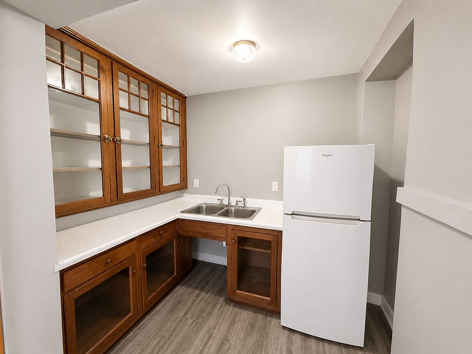 2nd image of 28-30 Park Ave #3