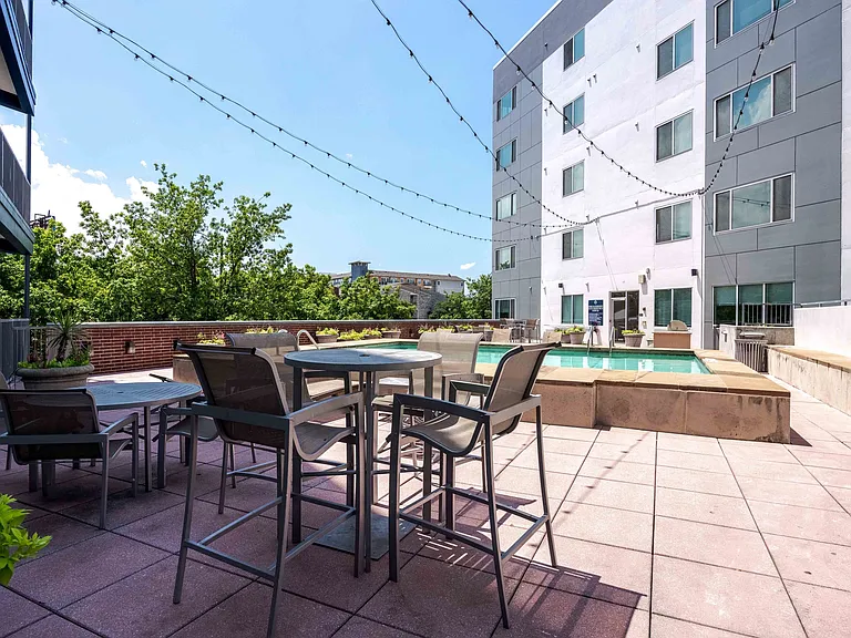 Venue-On-Guadalupe-Apartments-Near-UT-Austin-Pool