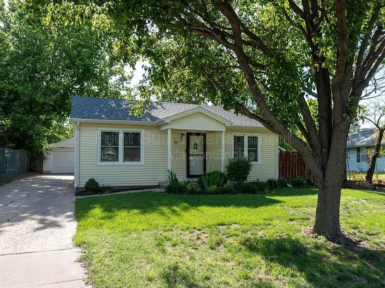 547 N Custer St — Photo 42