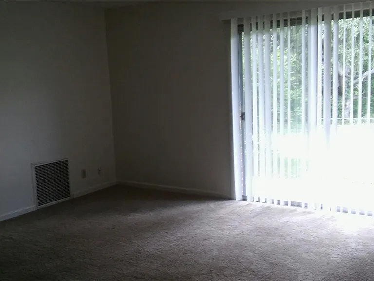 300 Jefferson St — Photo 10