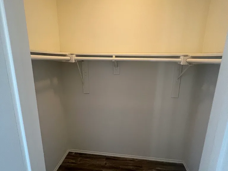 4842 King Cir #B — Photo 12