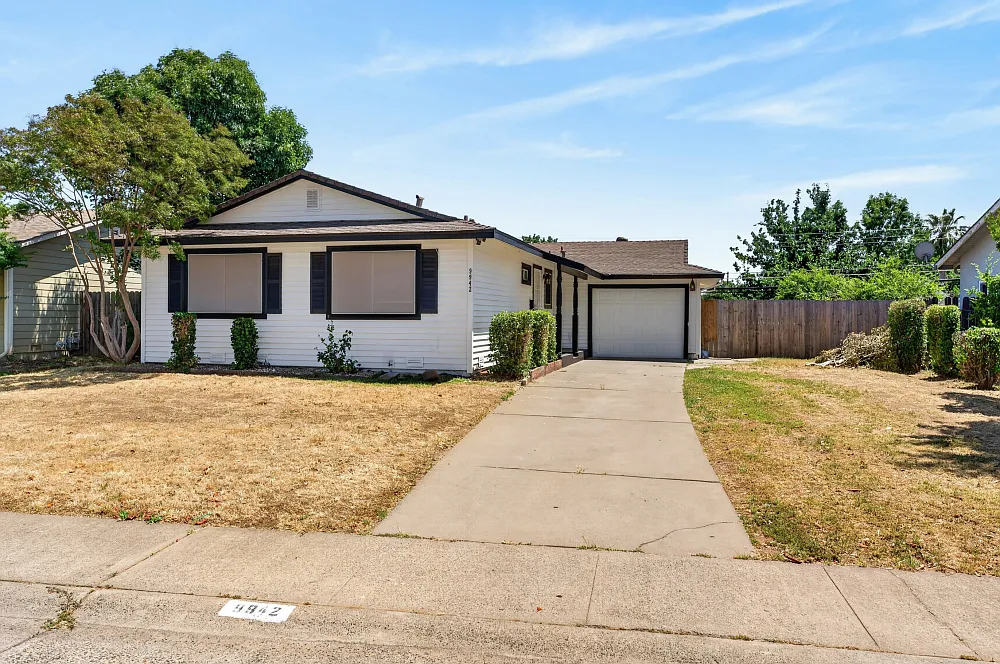 Building Photo - 9942 Meteor Dr