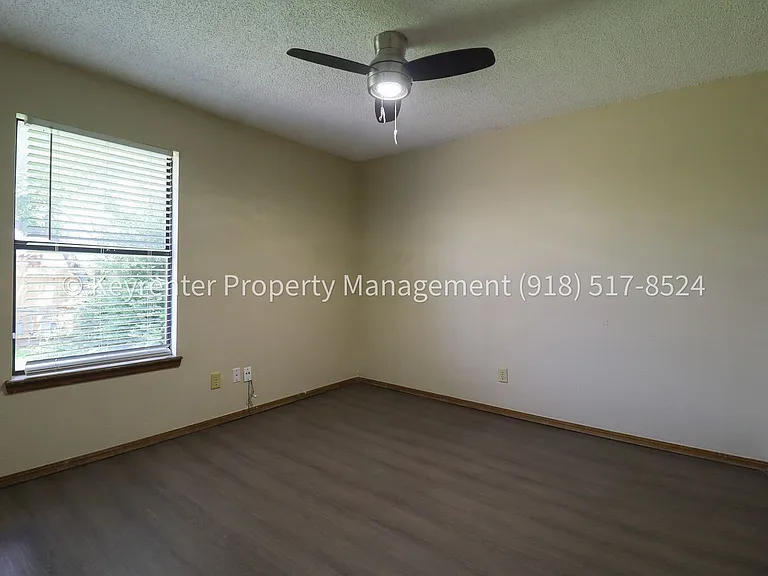 E 39th Pl Quadplex — Photo 19