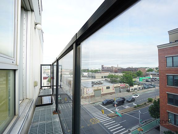 4th image of 287 McGuinness Blvd APT 4B