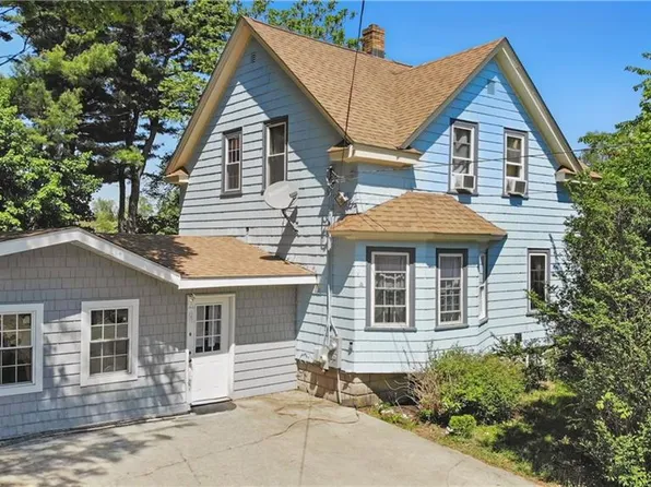 77 Park View Blvd, Cranston, RI 02910