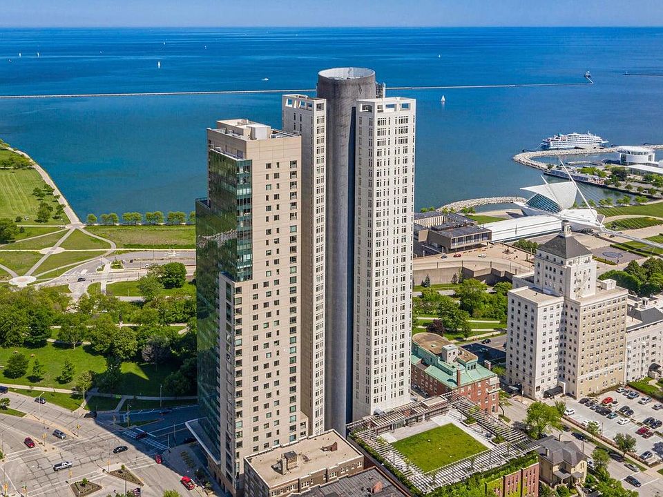 1st image of 923 E Kilbourn AVENUE #2103
