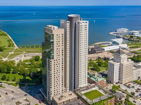 923 E Kilbourn AVENUE #2103, Milwaukee, WI 53202