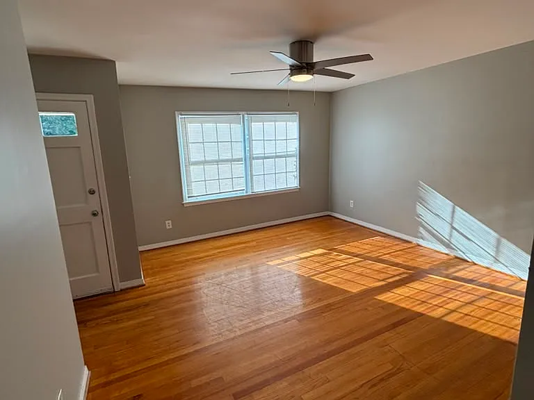320 Vanderbilt Dr — Photo 22