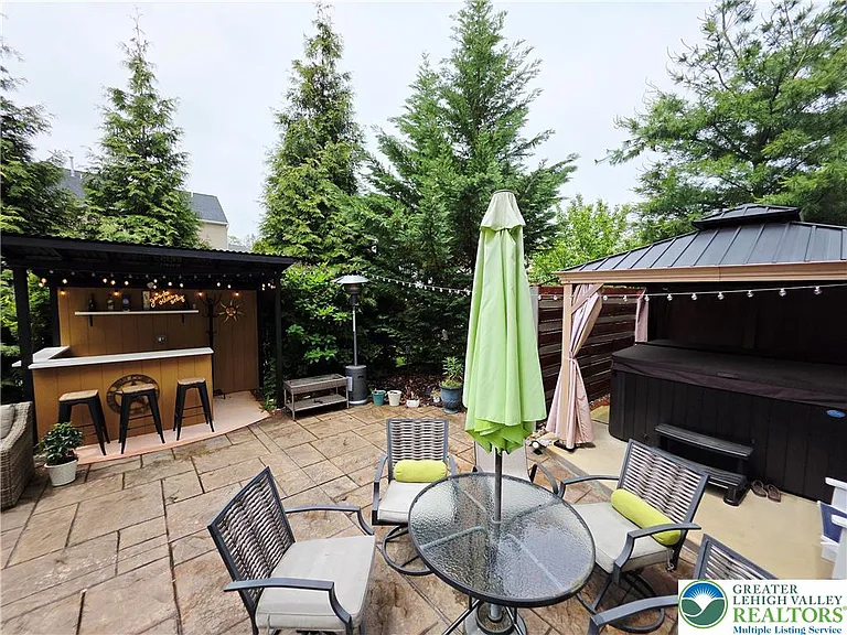 1052 Kingston Ln — Photo 63